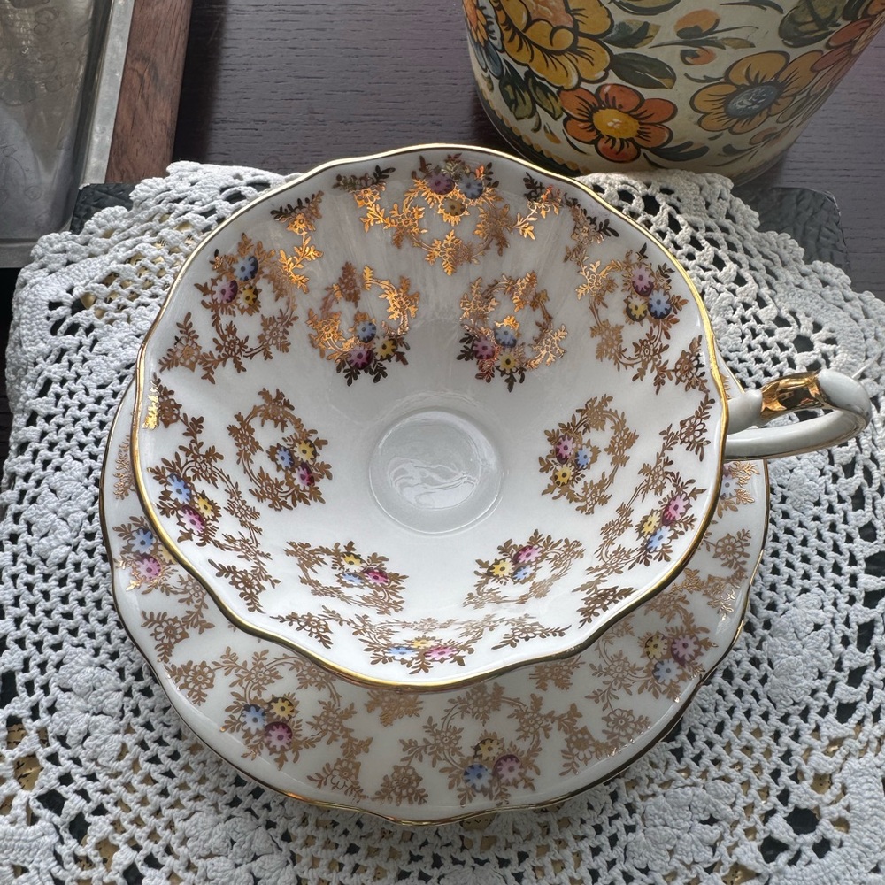 Vintage England Queen Anne bone china wide mouth tea cup with saucer